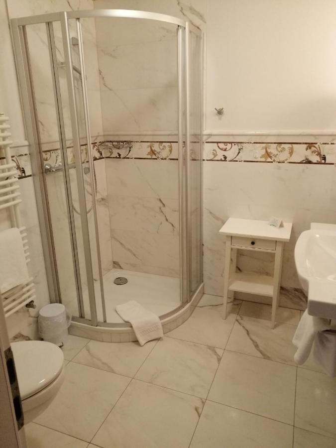 Alter Landkrug Hotel Nortorf ภายนอก รูปภาพ