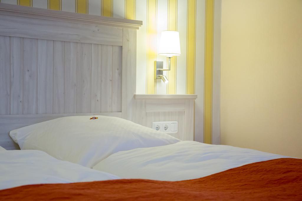 Alter Landkrug Hotel Nortorf ภายนอก รูปภาพ